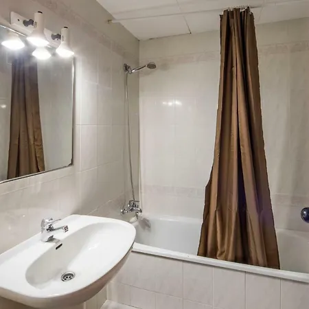 Apartamento Castell De Perelada * Gerona